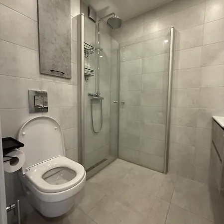 New Modern In The Centre * 나르바