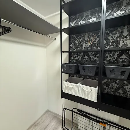 New Modern In The Centre 나르바